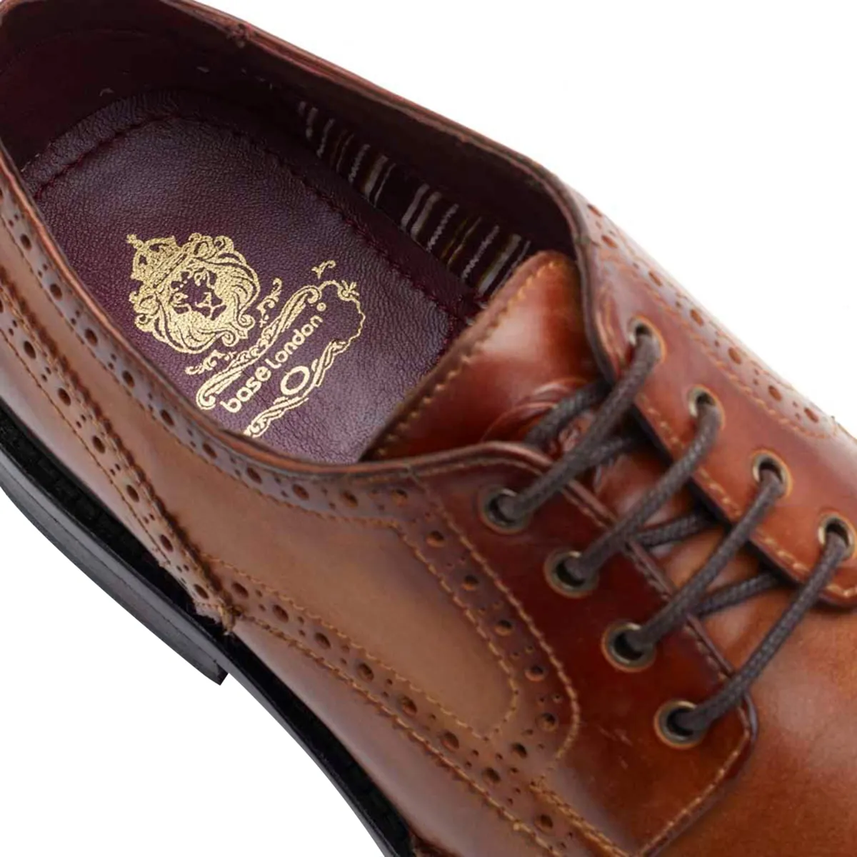 Base London Chaplain Brogue In Tan